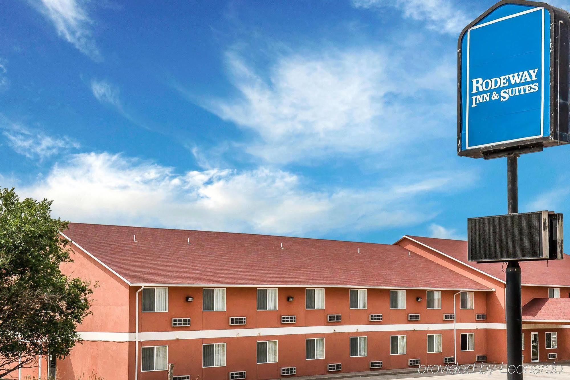 Rodeway Inn & Suites Monticello Exterior photo